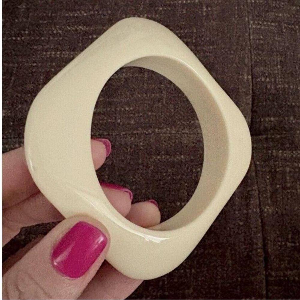 Bangle - Chunky Cream Asymmetric Lucite Bracelet Square Vintage 60s 70s